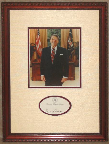 <font size=3>Ronald Reagan in The Oval Office Display Piece with Signed Post-It-Note</font>